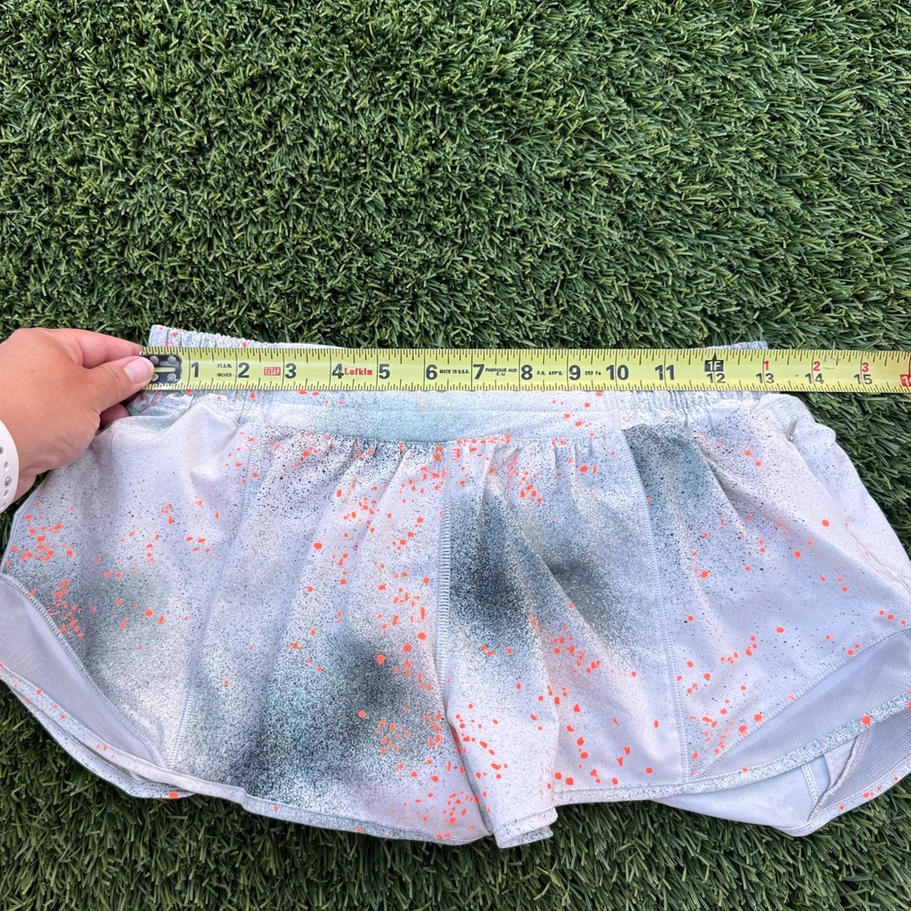 Lululemon Hotty Hot Low-Rise Short 2.5" *Reflective Size 8 - Picture 13 of 15
